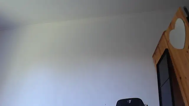 Lisakisss Adlı Modelin Canlı Sohbet Odası