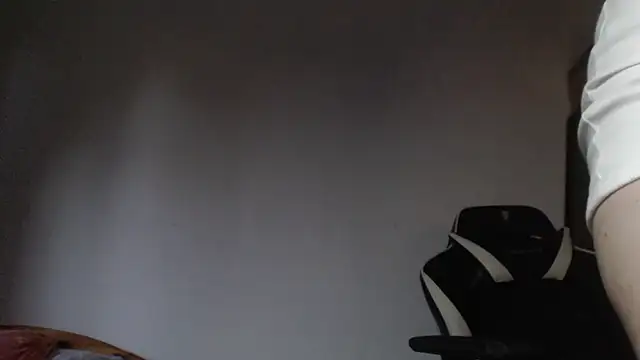 Lisakisss' Live Chat Room