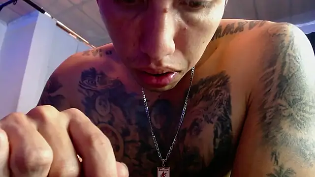 Sala de chat ao vivo de Adam_Hudsond