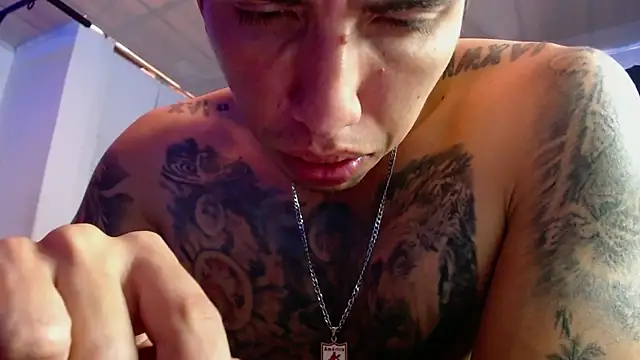 Adam_Hudsondn Live chat-huone