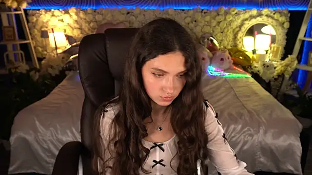 חדר צ'אט בשידור חי של BabyFlowerr