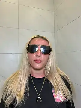 Pokój czatu na żywo – Strongqueen
