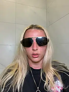 غرفة دردشة Strongqueen المباشرة