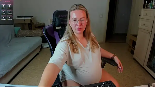 Pregnantariana's Live Chat Room
