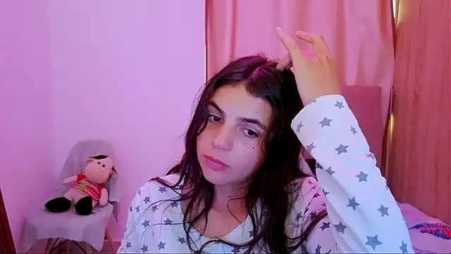 _elenna's Live Chat Room