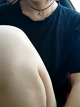 Aashikalaa Adlı Modelin Canlı Sohbet Odası