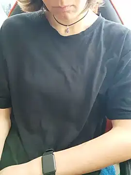 Aashikalaa Adlı Modelin Canlı Sohbet Odası