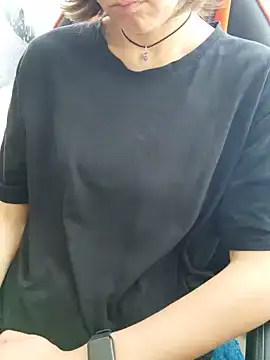 Aashikalaa Adlı Modelin Canlı Sohbet Odası