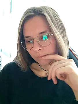 Sala de chat en directo de Aashikalaa