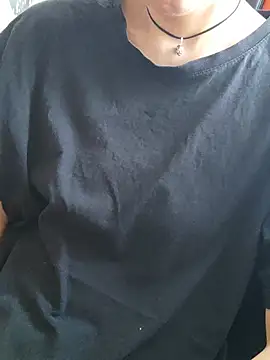 Aashikalaa Adlı Modelin Canlı Sohbet Odası