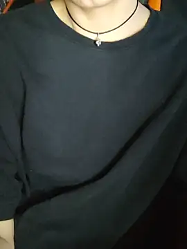 Aashikalaa Adlı Modelin Canlı Sohbet Odası