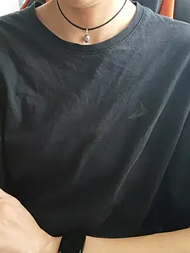 Aashikalaa Adlı Modelin Canlı Sohbet Odası