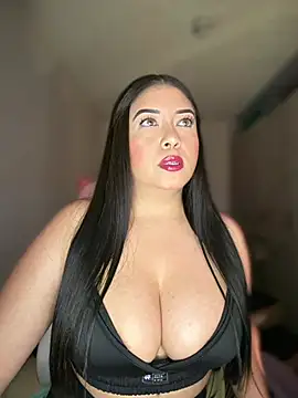 cami_ortiz__'s Live Chat Room