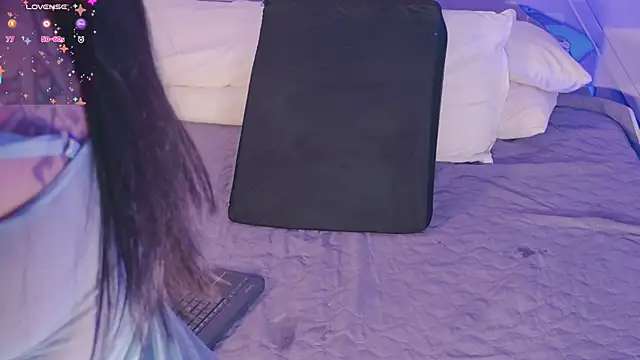 emmajohnss Adlı Modelin Canlı Sohbet Odası