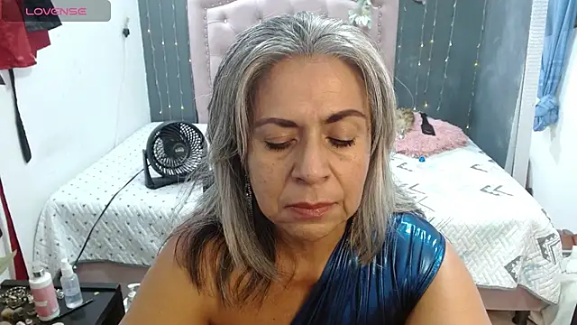 lalisha_96 Adlı Modelin Canlı Sohbet Odası