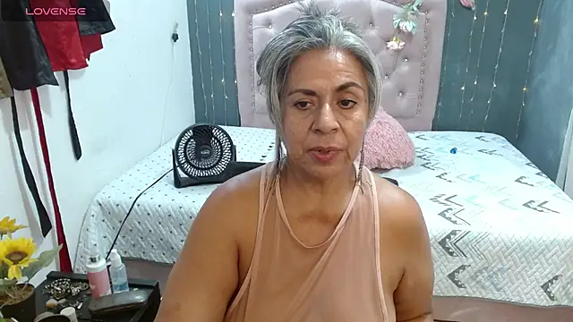 lalisha_96 Adlı Modelin Canlı Sohbet Odası