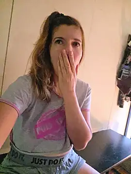 Lina_lou4 লাইভ চ্যাট রুম