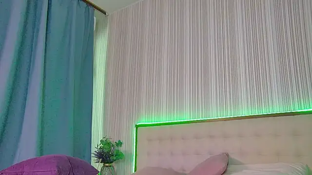 RubyValen Adlı Modelin Canlı Sohbet Odası
