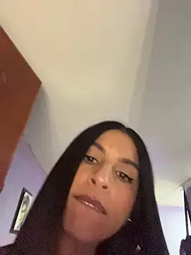 charlotte_stevenss_ Adlı Modelin Canlı Sohbet Odası