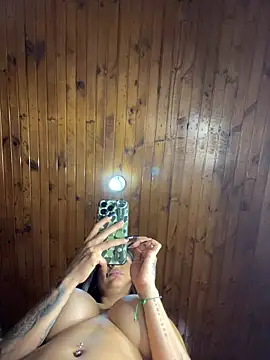 Sala de chat ao vivo de charlotte_stevenss_