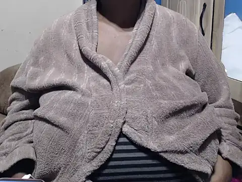 CUTEFIRMMELONSS 现场聊天室