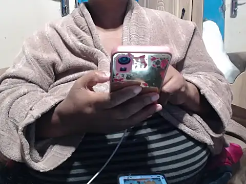 CUTEFIRMMELONSS Live Chatrum