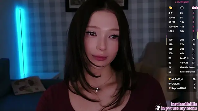 Živá chatovací místnost lialiliaa