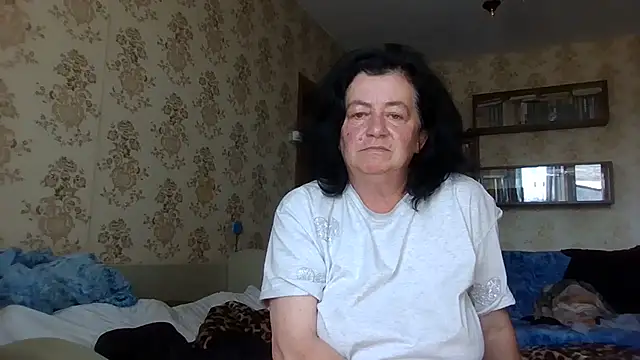 GypsiQueen2's Live Chat Room