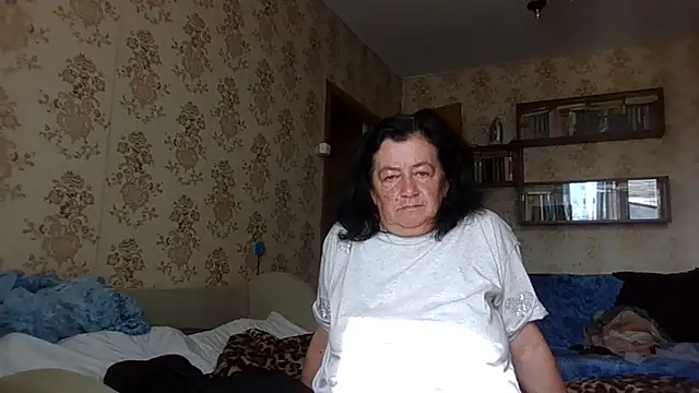 GypsiQueen2's Live Chat Room
