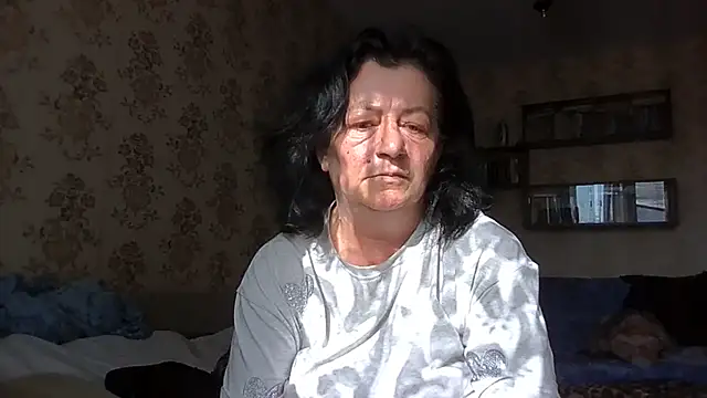 GypsiQueen2's Live Chat Room