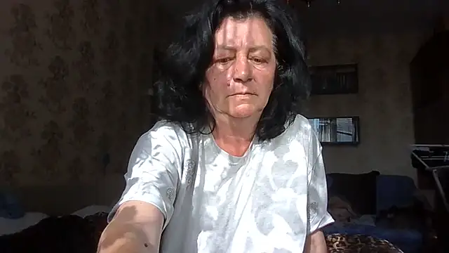 GypsiQueen2's Live Chat Room