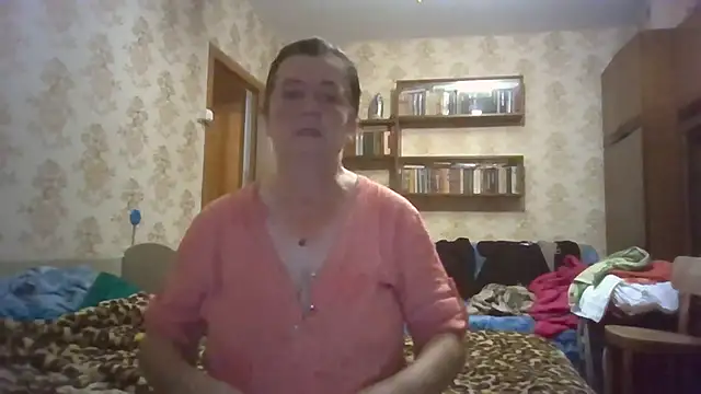 GypsiQueen2's Live Chat Room