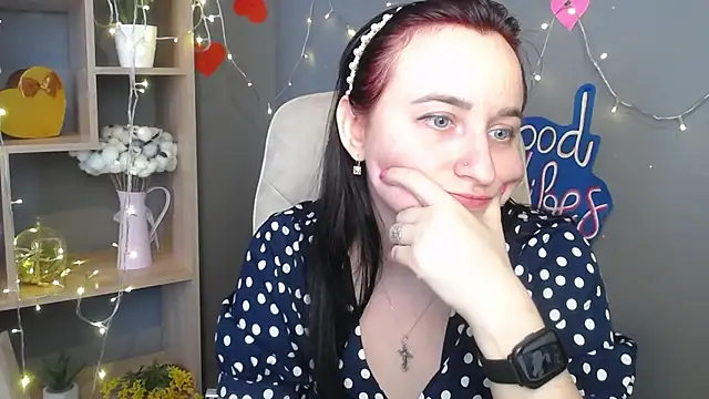 NinaFlawlees чат на живо