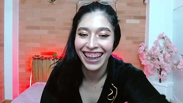 adriscute's Live Chat Room