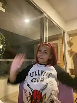 Koral___ Adlı Modelin Canlı Sohbet Odası