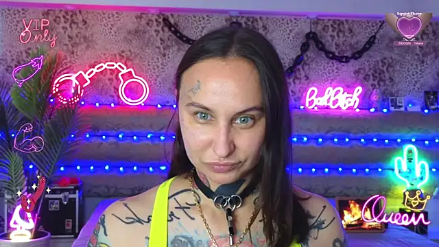Cool_Freak_ Live chatroom