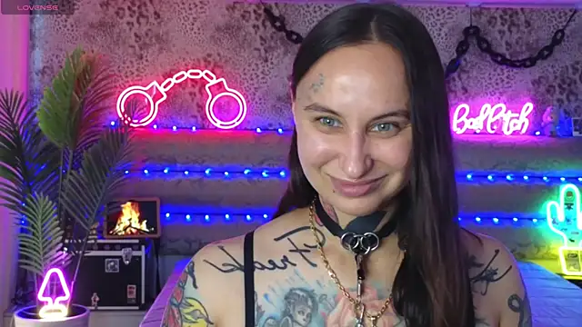 Seks show uživo modela Cool_Freak_ na kameri
