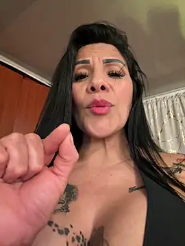 חדר צ'אט בשידור חי של saaalome_1