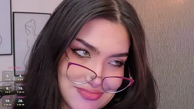 Alegna_Moon_'s Live Chat Room