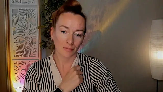 RebeccaMartinezn Live chat-huone