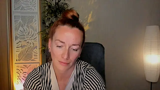 Sala de chat ao vivo de RebeccaMartinez