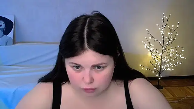 חדר צ'אט בשידור חי של Emily_Mo