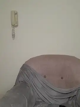 DianiQueenn's Live Chat Room