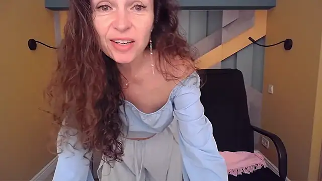 Sala de chat ao vivo de EllaLong