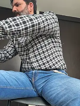 غرفة دردشة Hairy_Dad86 المباشرة