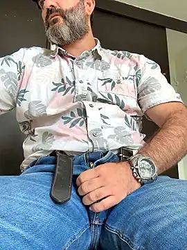 Hairy_Dad86 Adlı Modelin Canlı Sohbet Odası