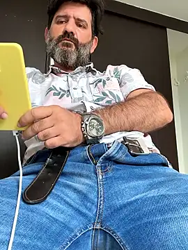 Hairy_Dad86 실시간 채팅방