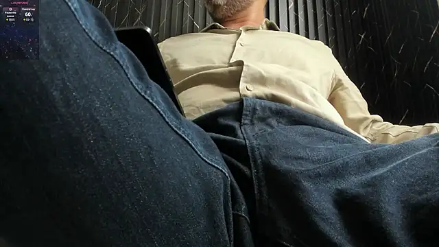 Hairy_Dad86のライブチャットルーム