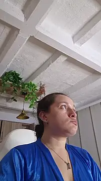 Chat soba uživo modela MeganDolll