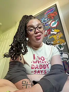Sala de chat ao vivo de QueenNuttCollector
